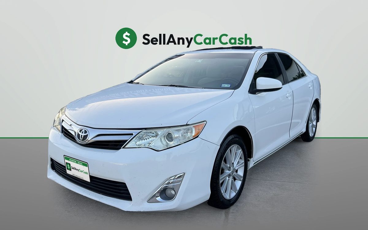 White Toyota Camry XLE we bought for cash in Houston, TX — Sell Any Car Cash
