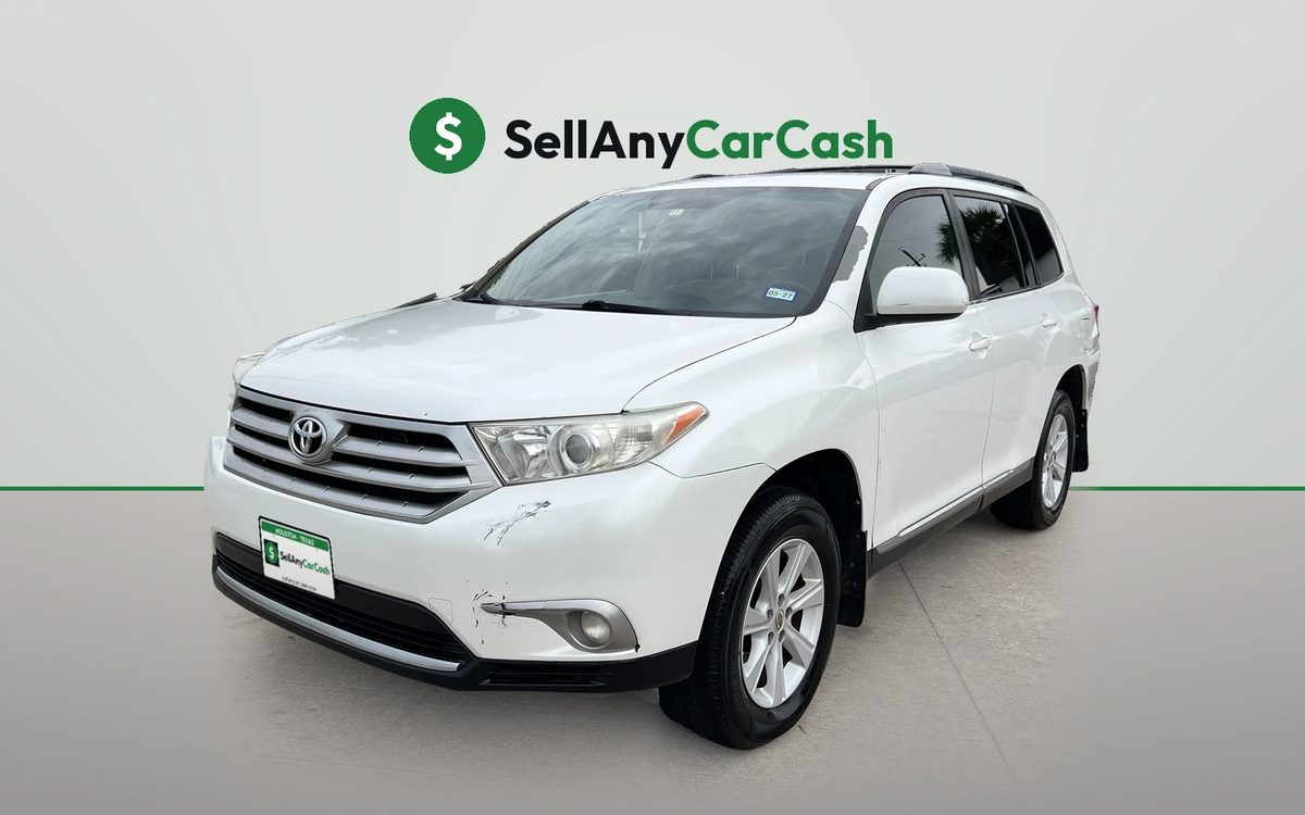 White Toyota Highlander we bought for cash in Houston, TX — Sell Any Car Cash